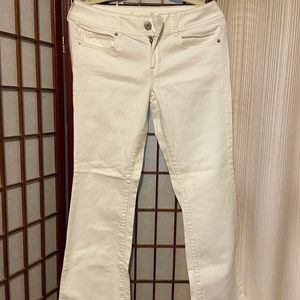 White boot cut American Eagle jeans